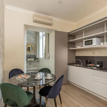 Apartment Spanish Steps Victoria *