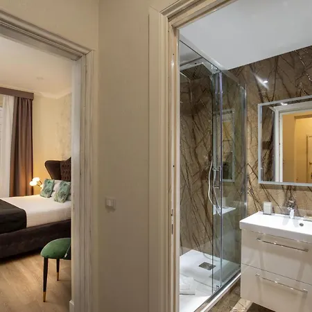 Spanish Steps Victoria Apartman *